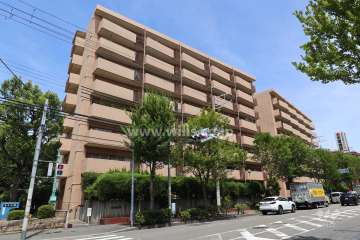 吹田ロイヤルマンションの外観（南西側から）