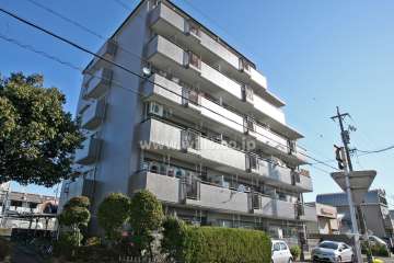 宝マンション浦里の外観(西側から)