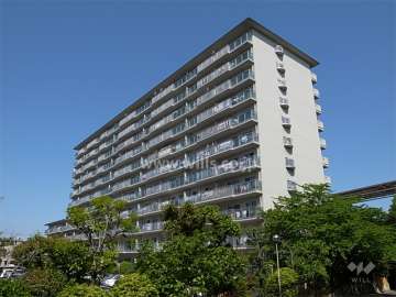 千里山田コーポラスA棟の外観（南東側から）
