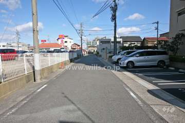 敷地北側の前面道路