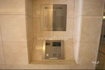 エントランスはオートロック付きです。