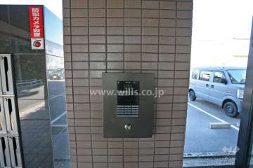 エントランスはオートロック付きです。