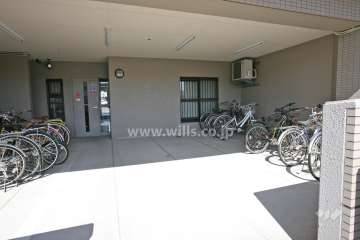 屋内に設けられた駐輪場