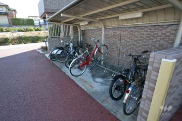 バイク置場と駐輪場（屋外）
