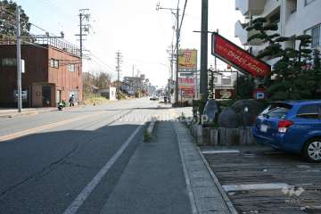 敷地北側の前面道路