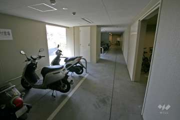 屋内バイク置き場