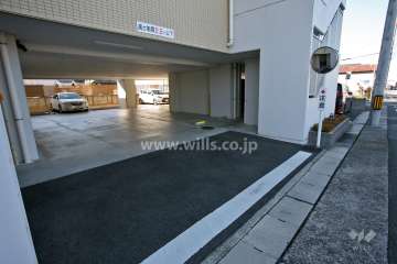 駐車場入り口