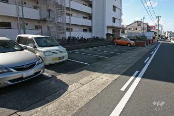 敷地内駐車場(屋外平面式)