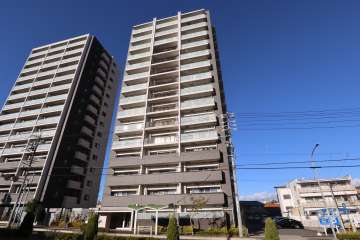 プレイズ徳重ミッドヒルズの外観（南東側から）