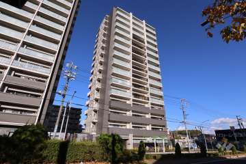 プレイズ徳重ミッドヒルズの外観（南西側から）