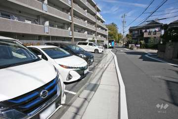 敷地内駐車場（屋外平面式）