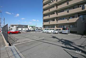 敷地内駐車場（屋外平面式）