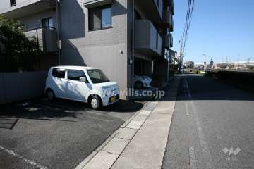 敷地内駐車場（屋外平面式）