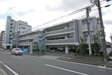 ファミリアーレ鹿山の外観(北側から)