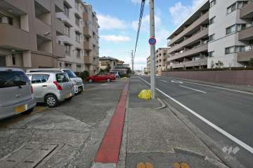 敷地北側の前面道路