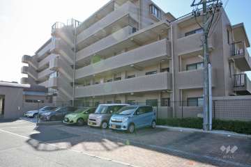 シーアイマンション左京山ヒルズの外観(北側から)