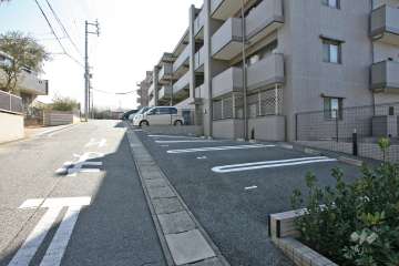 敷地内駐車場（屋外平面式）
