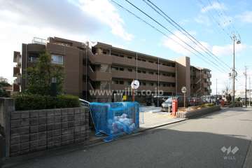 ファミール鹿山リーフスクエアの外観(北側から)
