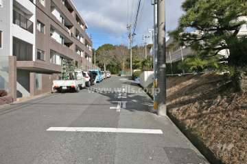 敷地東側の前面道路