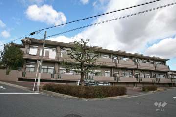 ライオンズヴィアーレ鹿山A棟