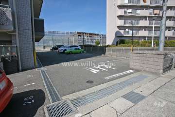 駐車場出入り口