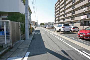 敷地南東側の前面道路