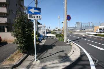 敷地北東側の前面道路