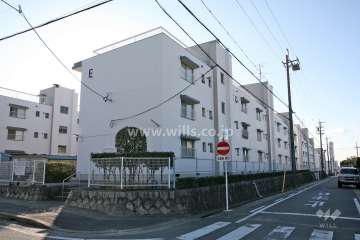 鳴海おお根住宅E棟の外観（北東側から）