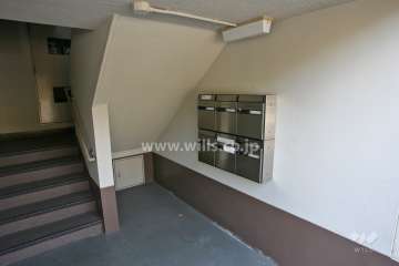 住戸入り口(共用ポスト)