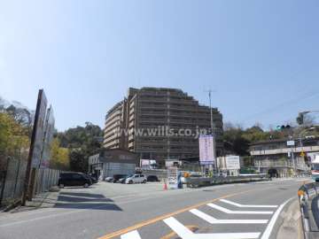 敷地の東側には国道176号線が走っています。