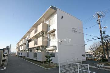 鳴海おお根住宅Ａ棟の外観（南東側から）