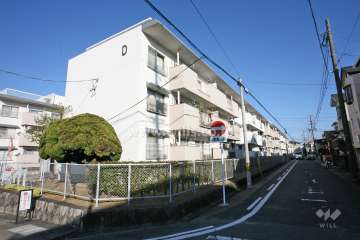 鳴海おお根住宅D号棟の外観（南西側から）