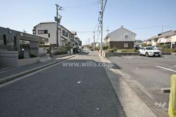 敷地北側の前面道路