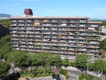 ローレルハイツ千里2号棟