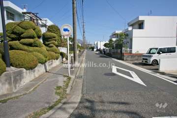 敷地北側の前面道路