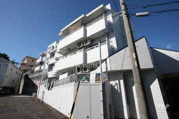 ダイアパレス大高緑地の外観（南側から）