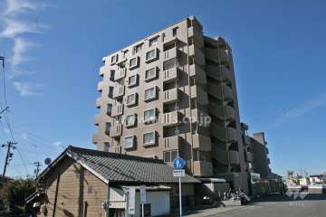 ダイアパレス鳴海駅東の外観(東側から)