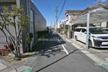 敷地北側の前面道路(東側から)