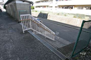 住戸入り口への階段