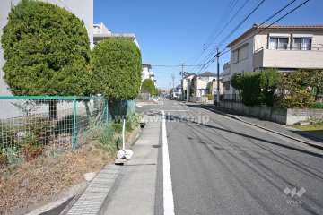 敷地東側の前面道路