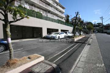 敷地内駐車場（屋外平面式）