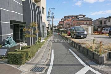 敷地東側の前面道路