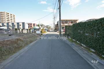 敷地北西側の前面道路
