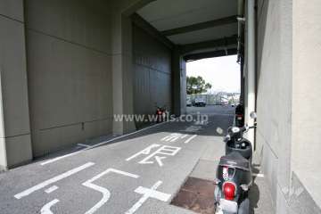 駐車場出入り口