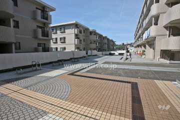 敷地内中央広場