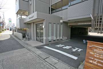 駐車場出入り口
