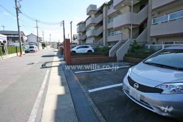 敷地内駐車場（屋外平面式）