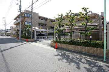 駐車場出入り口