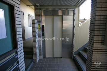 棟内のエレベーター