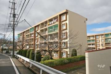 桃山第一住宅3号棟の外観(東側から)